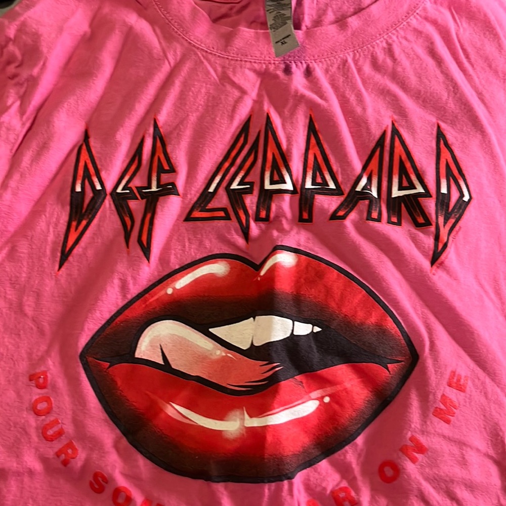 Def Leoppard pink fitted tour tshirt Xl